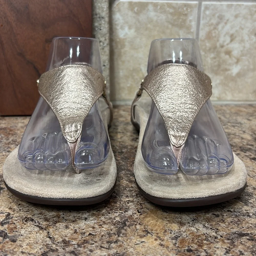 Vionic Kirra Metallic Rose Gold Thong Sandals Size 6